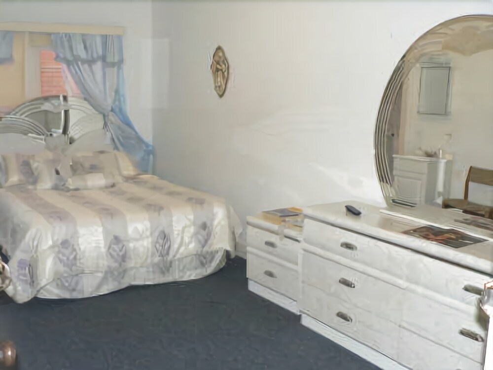 Hotel Del Flores - photo 12