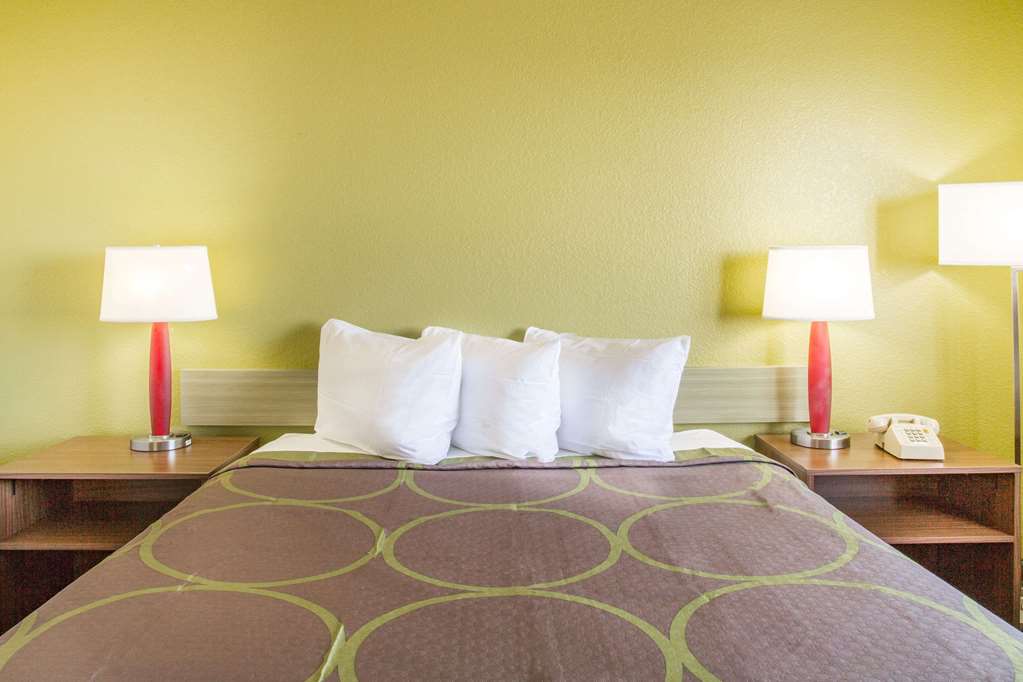 Super 8 by Wyndham Kingman - photo 9