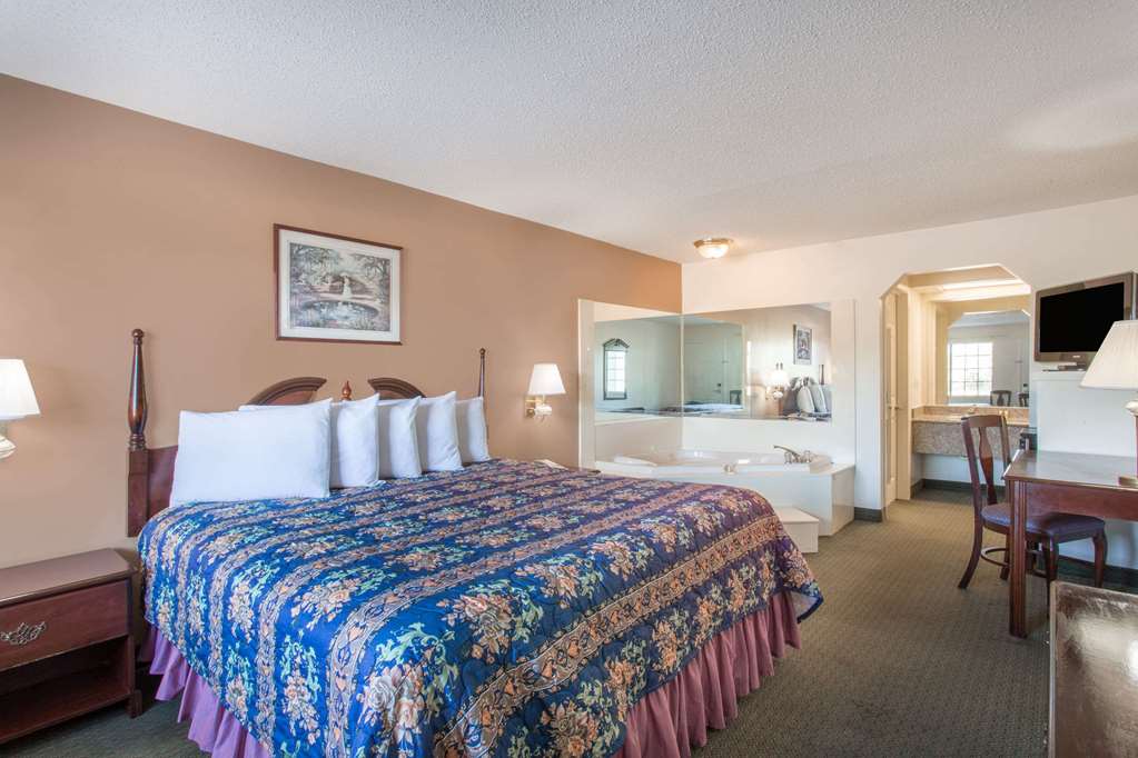 Days Inn by Wyndham Picayune - photo 13