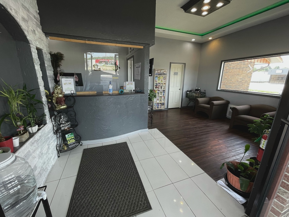 Royal Inn & Suites Missouri - photo 2