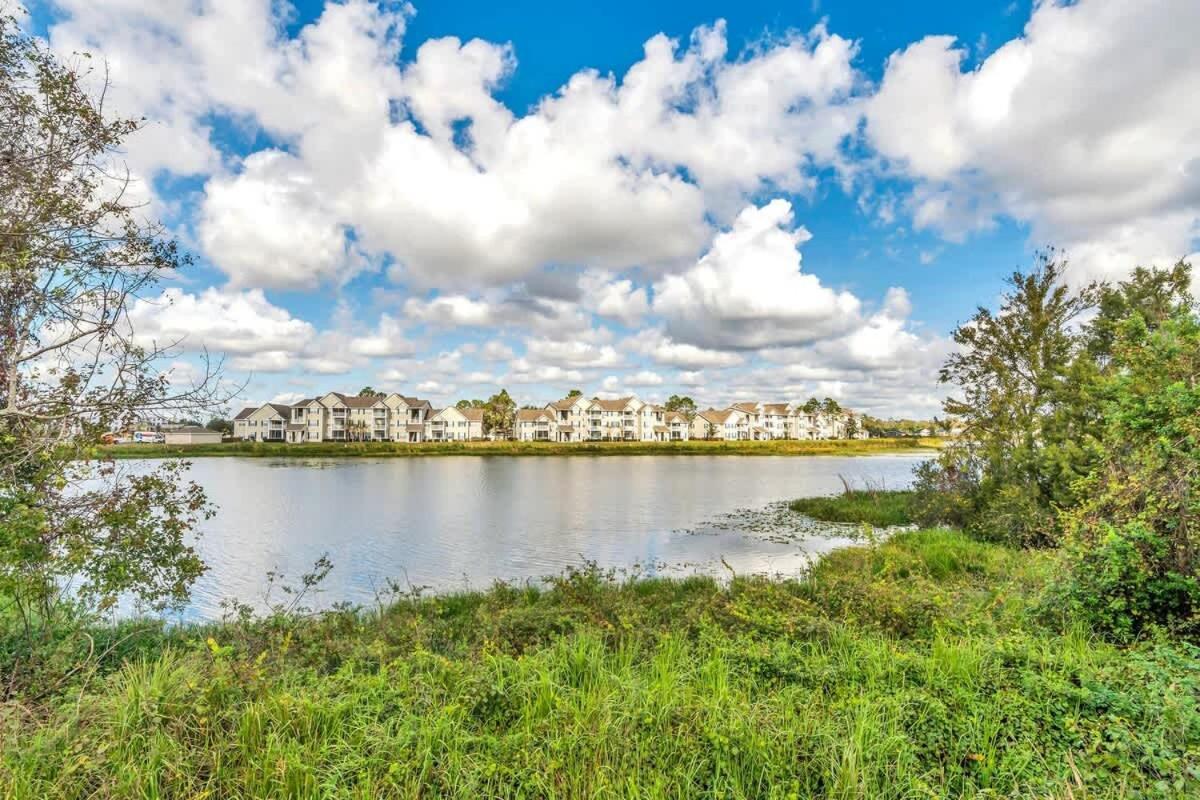 Wonderful Lake View Vacation Getaway — hotel in Loughman