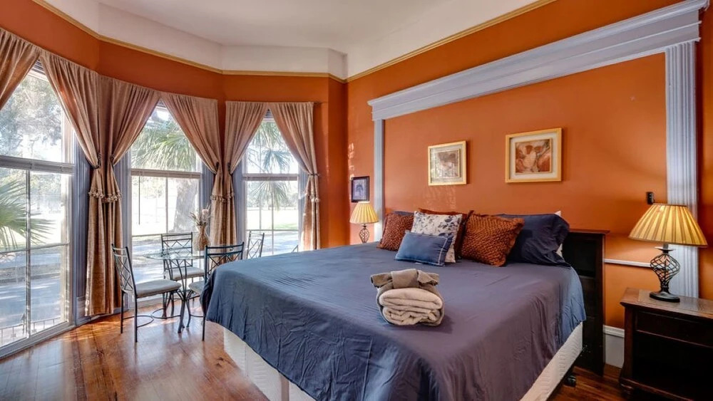 Elegant 2BR on Forsyth Park Savannah - photo 3