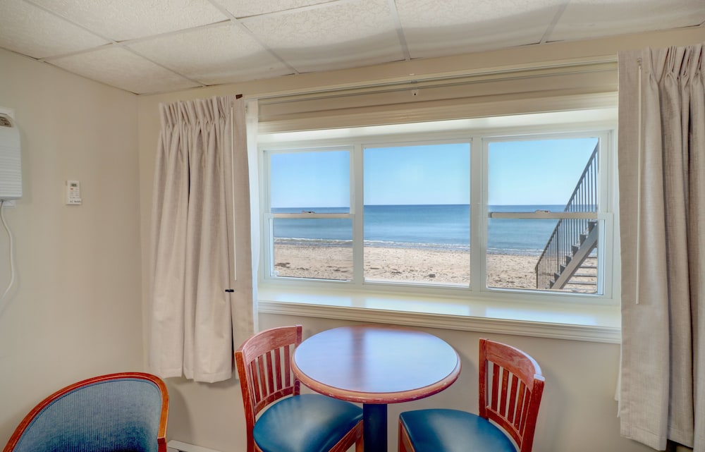 Atlantic Oceanfront Hotel - photo 31
