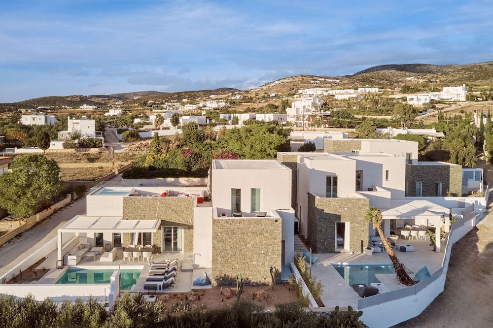 Helius Villas — 4-Star Luxury Hotel in Paros, Greece
