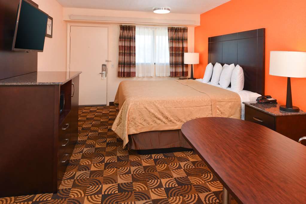 Americas Best Value Inn Pittsburgh Airport - photo 8