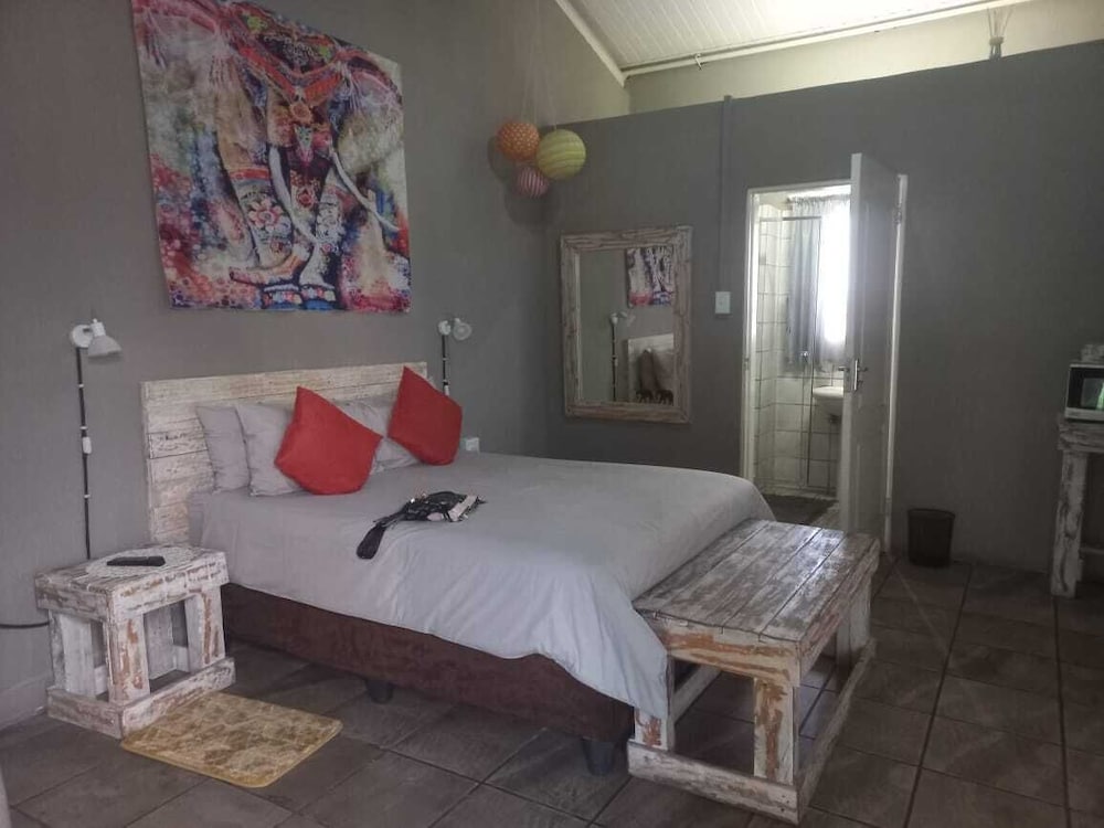 Dithapi Cottages — Shakawe — photo 3