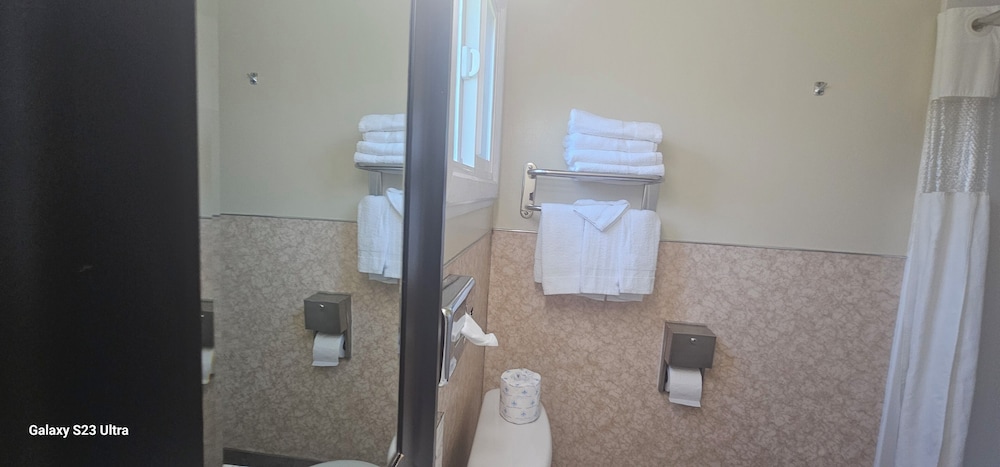North Coast Inn - photo 16