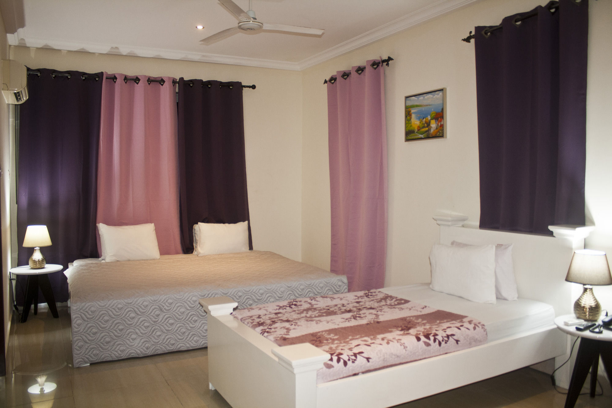 At Home Boutique Hostel and Suite