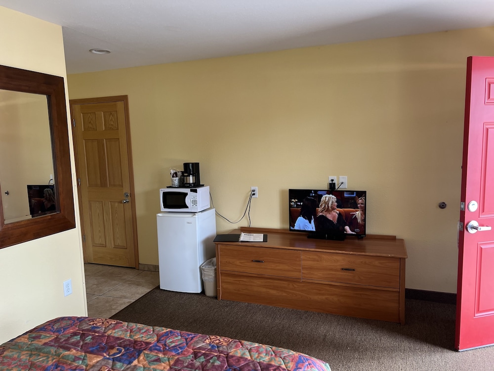 All Star Inn & Suites - photo 59