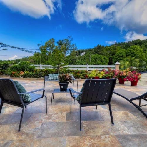 Villa Ixora — 4-Star Luxury Hotel in Pointe-Noire, Guadeloupe