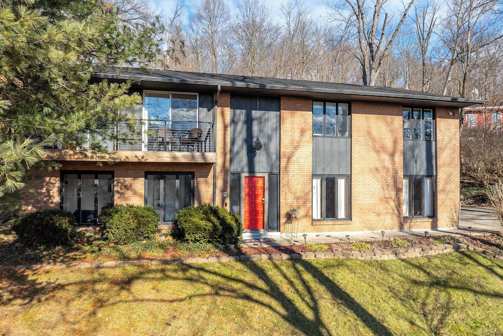 Top Notch City Escape w King Bed in Cincinnati, United States