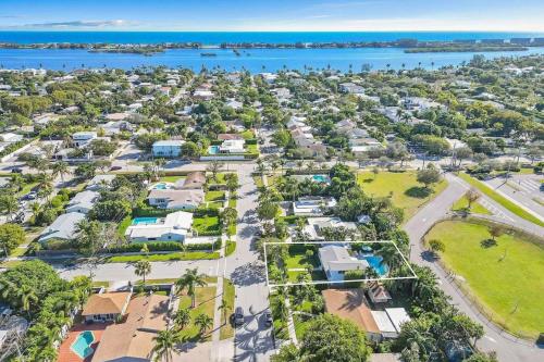 Tropical Tide Retreat — West Palm Beach