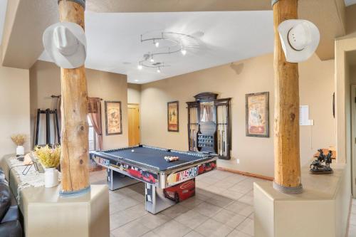 Cozy quiet home BBQ Pool Outdoor entertaining — 4-Star Luxury Hotel in Phoenix, United States