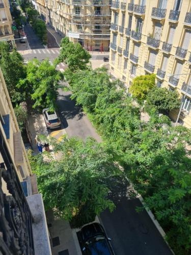 Beau T2 Proche Negresco - carbon neutral hotel in Nice