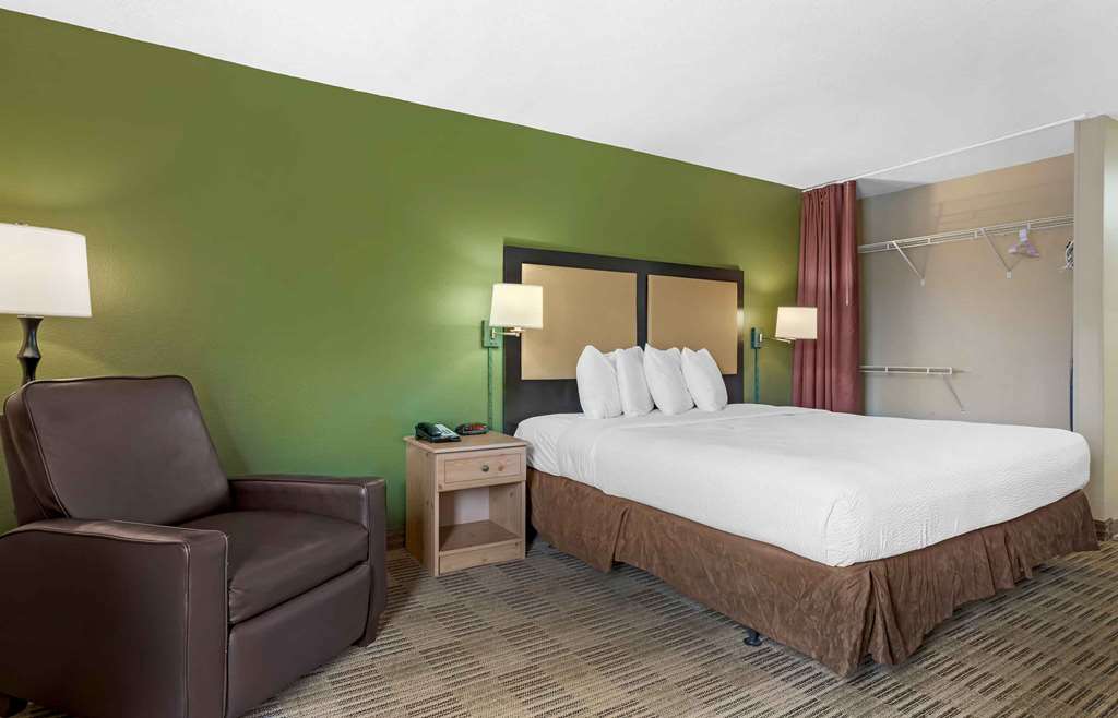 Extended Stay America Suites Houston Galleria Uptown - photo 15