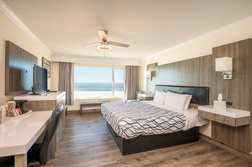 Sailor Jack's Oceanfront Inn - photo 28