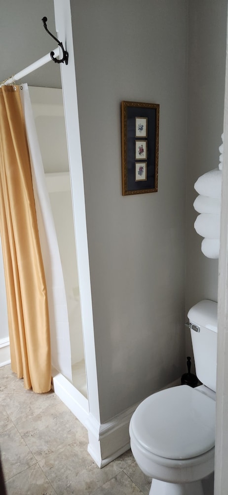 Oaklawn Inn Llc - photo 73