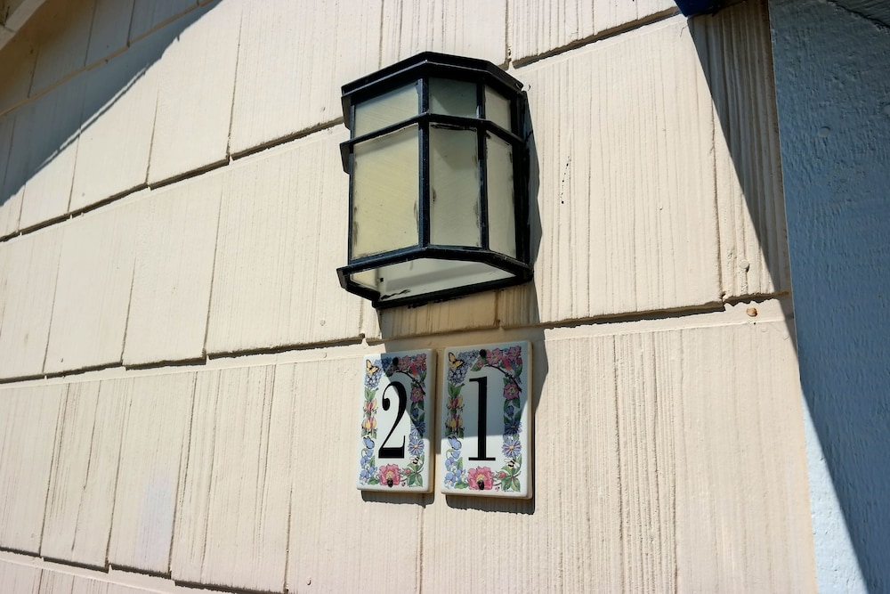 Malibu Country Inn - photo 18