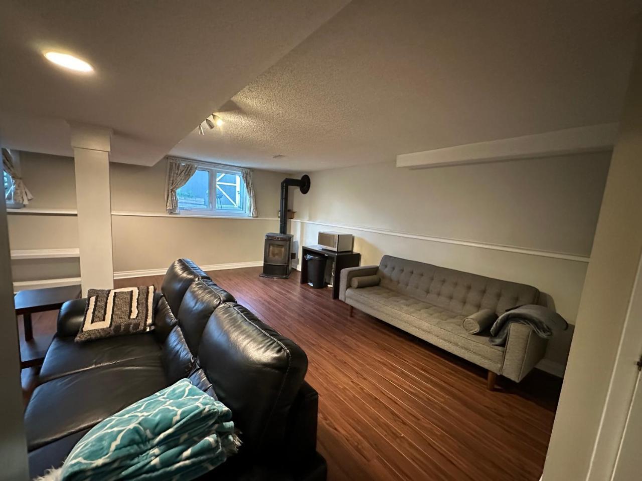1Bed Cozy Retreat & Spacious Lounge — Yellowknife — photo 4