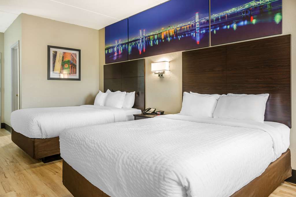 Clarion Pointe Louisville East - photo 27