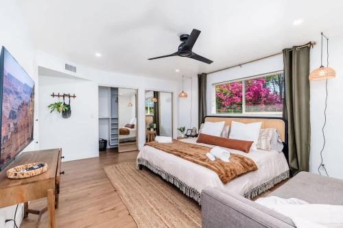 Sunshine Paradise Escape Private Pool Sleeps 12 — Phoenix