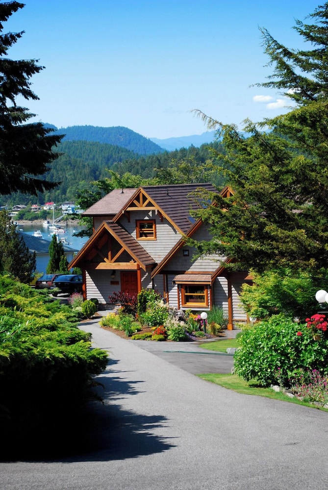Sunshine Coast Resort in Sechelt, Canada