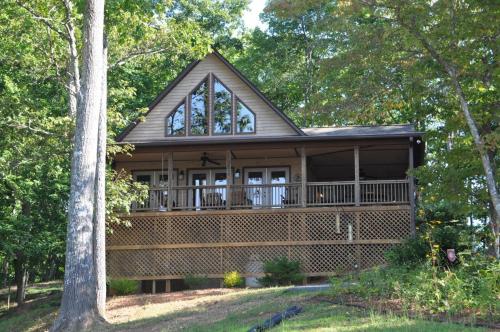 Bruins Den — Bryson City — photo 3