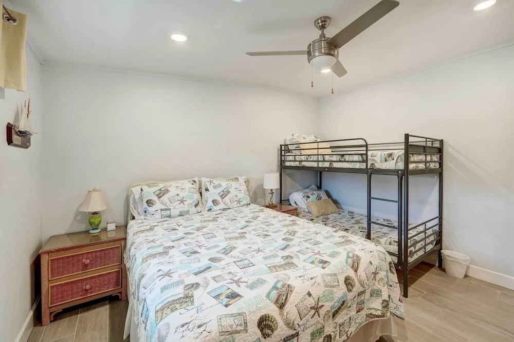 Canal Front Florida Keys Home with Dock — 4-Star Luxury Hotel in Tavernier, United States