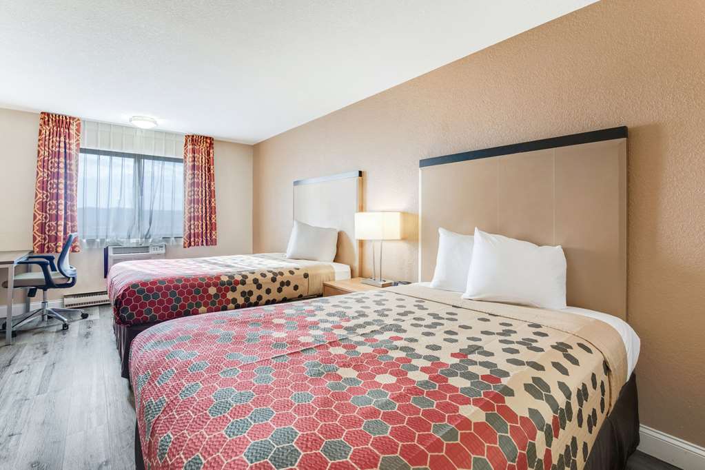 Econo Lodge Madison East - photo 7