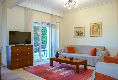 The Fir Trees House Το Σπιτι Με Τα Ελατα — 4-Star Luxury Hotel in Litochoro, Greece