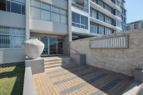 Beautiful Studio Apartment in Mouille Point