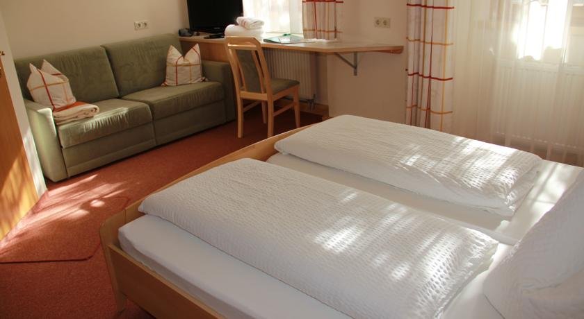 Hotel Garni Löwen in Silz, Austria