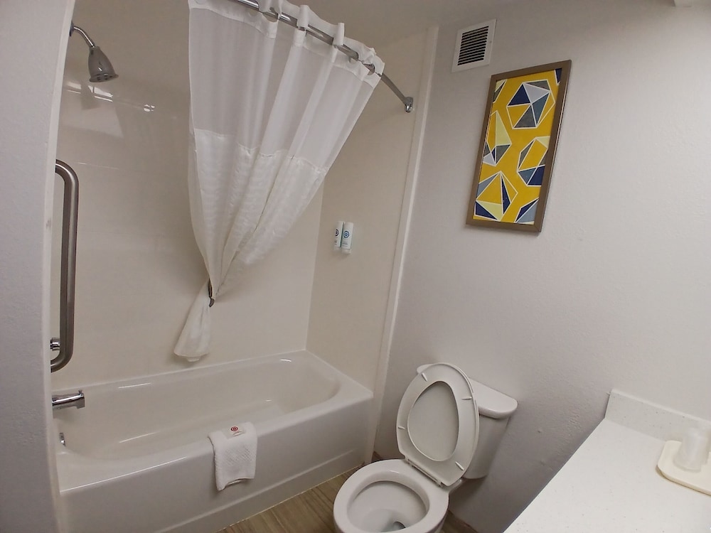 Comfort Inn Marion near Downtown & Blue Ridge PKWY - photo 41