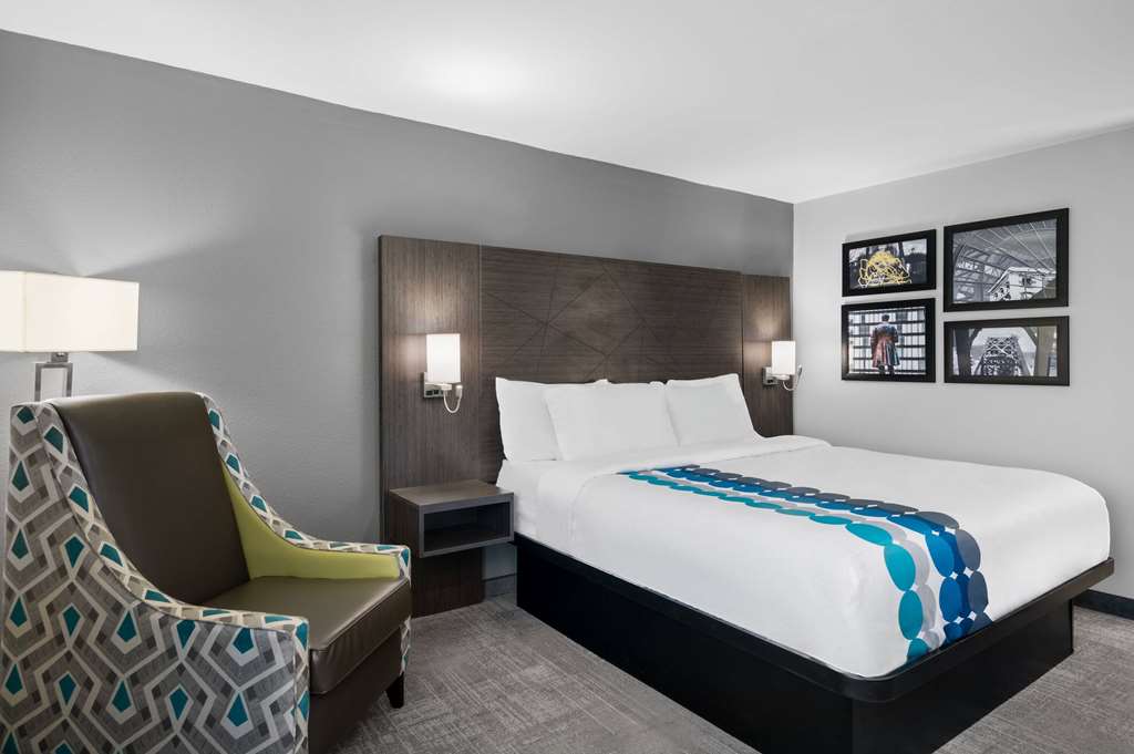 La Quinta Inn by Wyndham Indianapolis Airport Executive Dr - photo 13