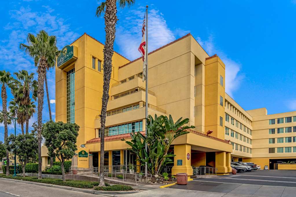 La Quinta Inn & Suites by Wyndham Anaheim - featured photo