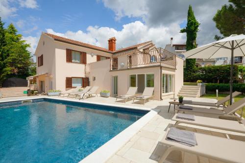 Villa Rosy by Istrialux — 4-Star Luxury Hotel in Rovinj, Croatia