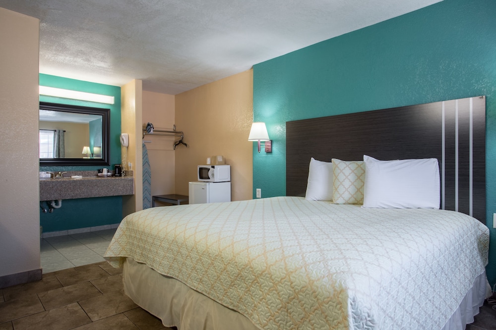 Pinn Road Inn and Suites - photo 4
