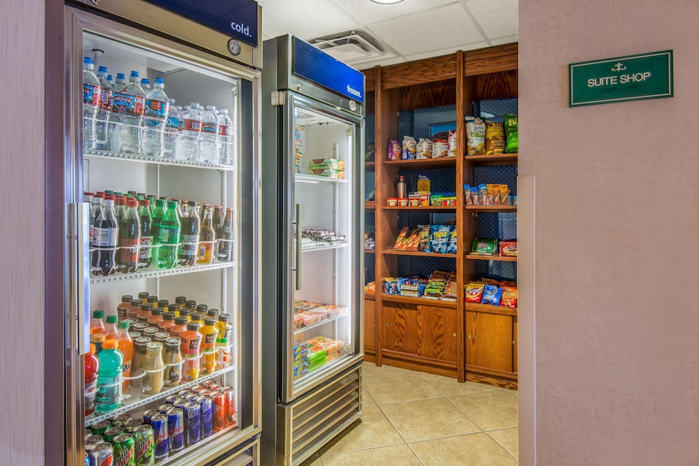 Hampton Inn & Suites Los Alamos White Rock - photo 10
