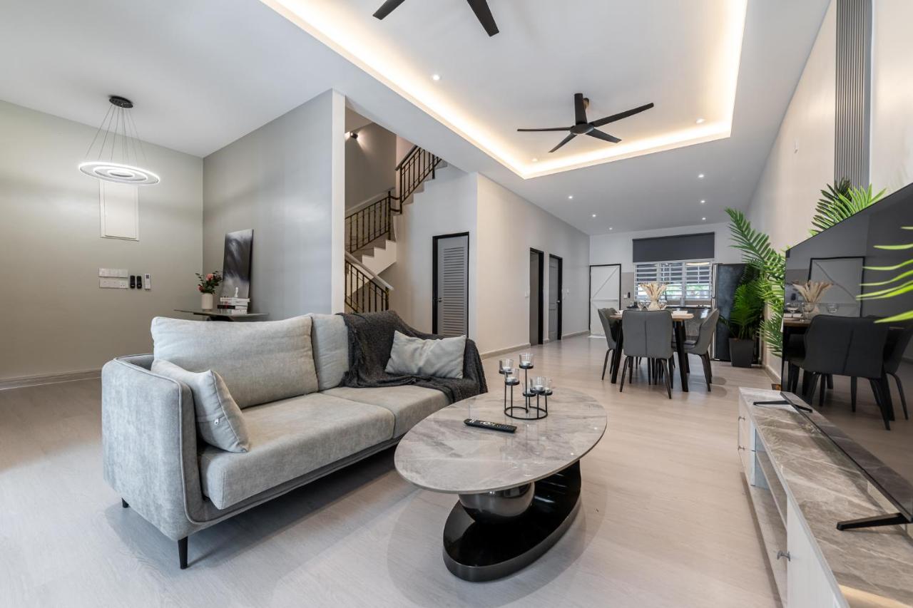 La Ferringhi Villa by BRB — 4-Star Luxury Hotel in Batu Feringgi, Malaysia