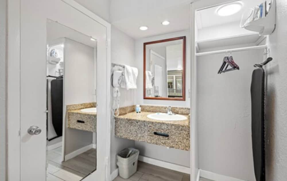 2520 Living - photo 20