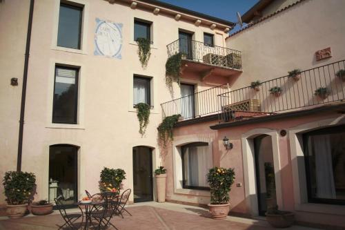 Relais Ristori — 4-Star Luxury Hotel in Verona, Italy