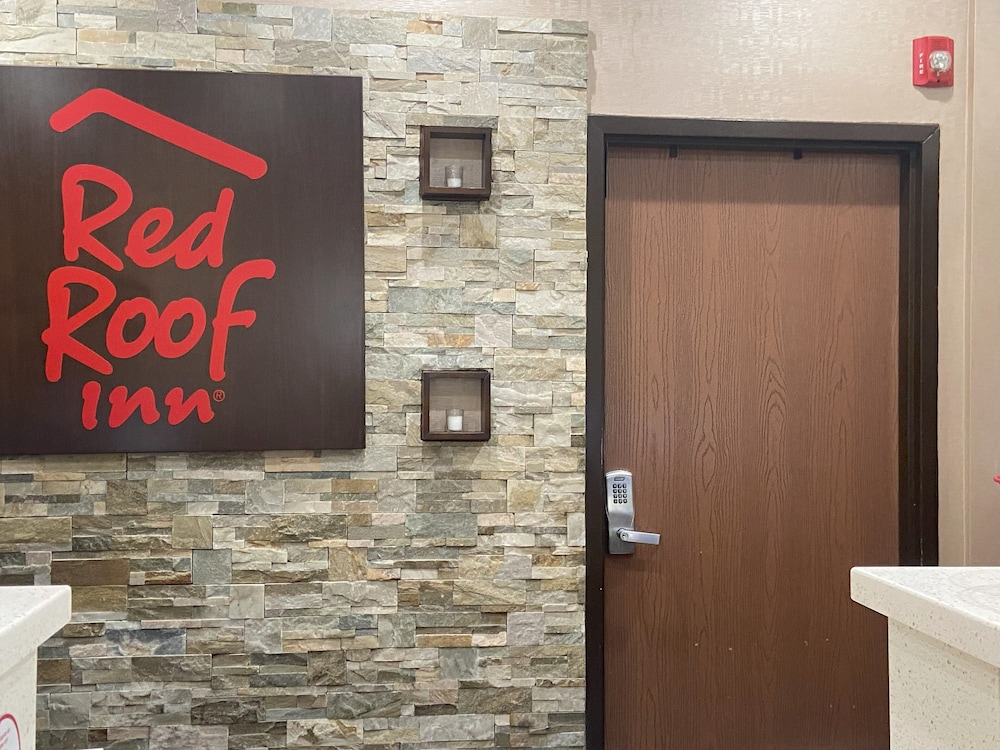 Red Roof Inn Pittsburgh Mcknight Rd - photo 2