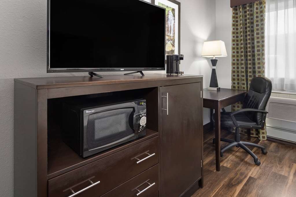 La Quinta Inn by Wyndham Buffalo Airport - photo 24