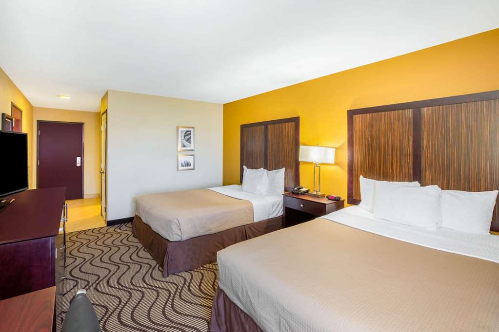La Quinta Inn Suites Floresville - photo 23
