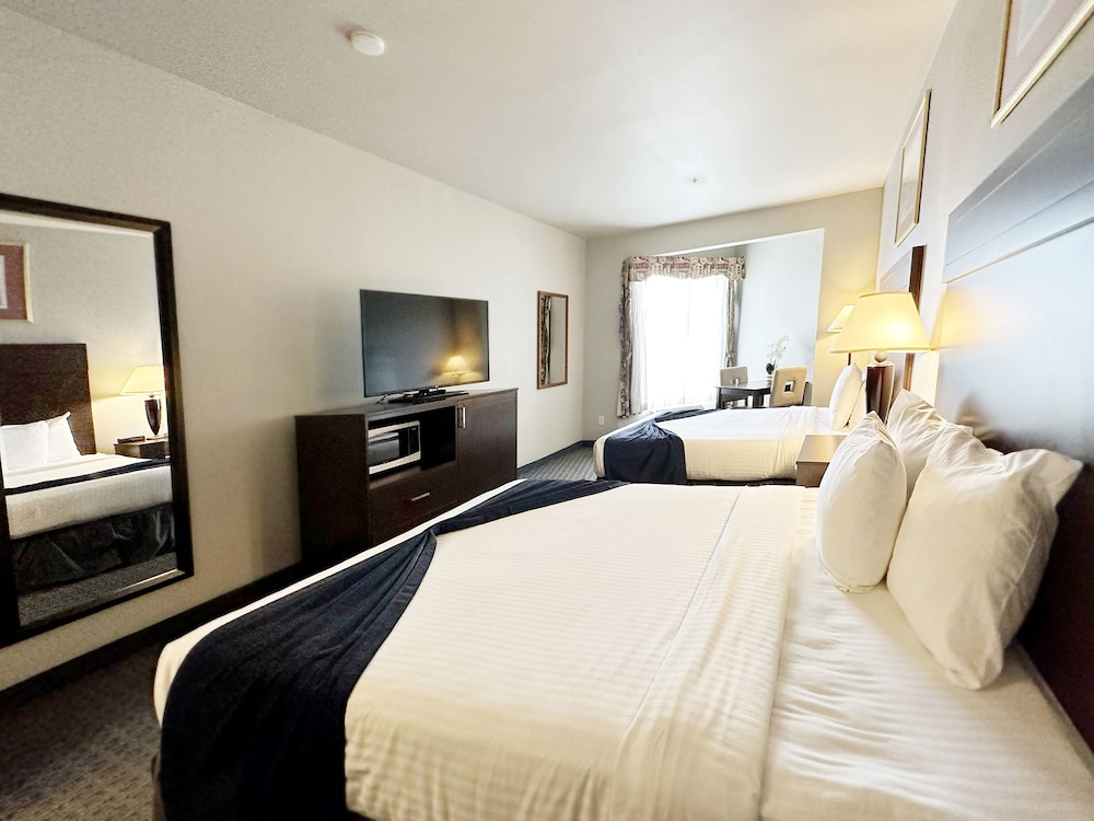 BayVue Hotel Resort and Suites - photo 41