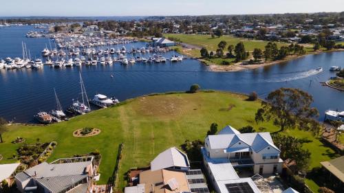 Dun Ri in Paynesville, Australia