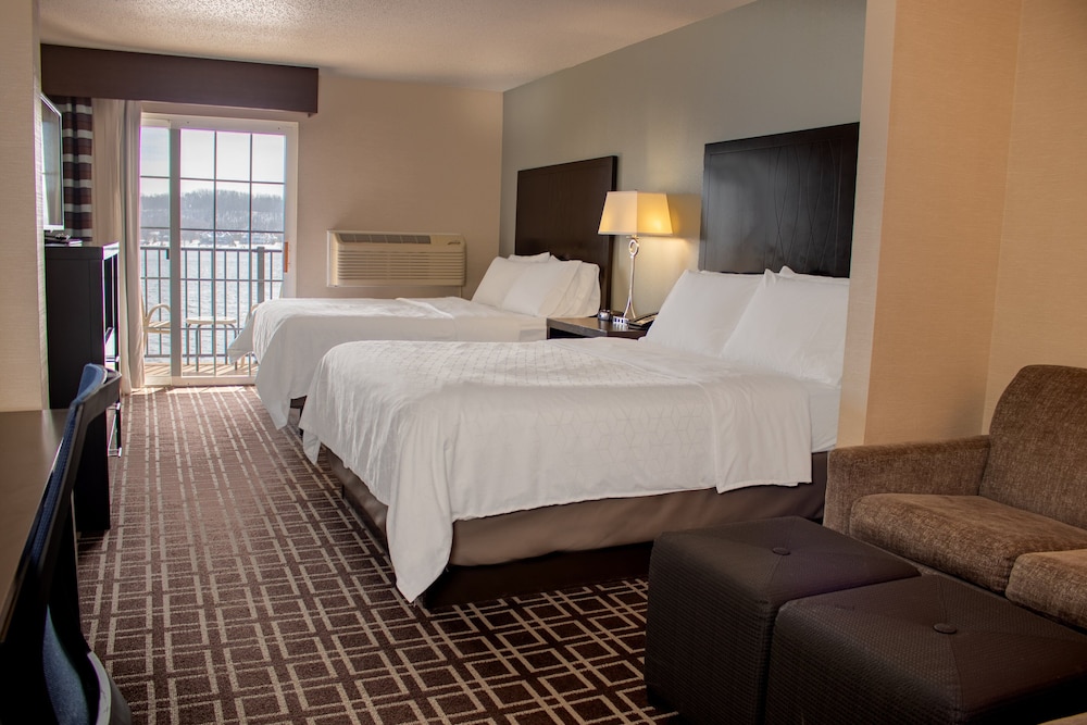 Holiday Inn Express Le Claire Riverfront Davenport by IHG - photo 17