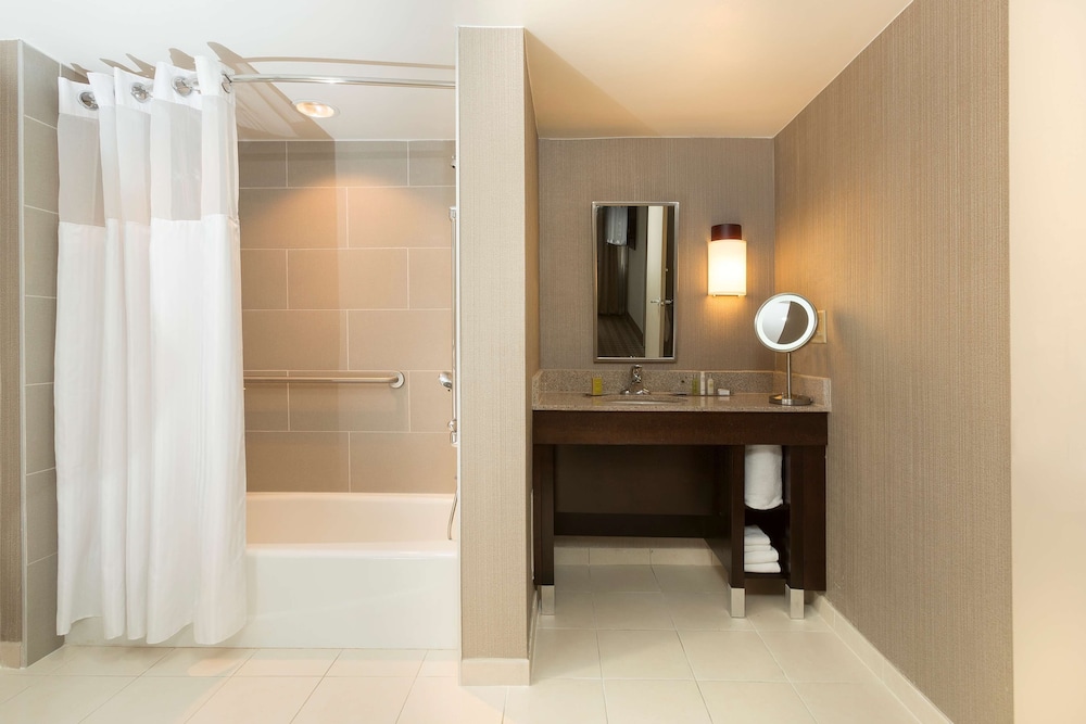 DoubleTree Suites by Hilton Nashville Airport - photo 20