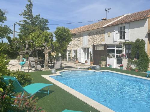 Appt 2 Pieces Dans Mas Provencal — Roquemaure