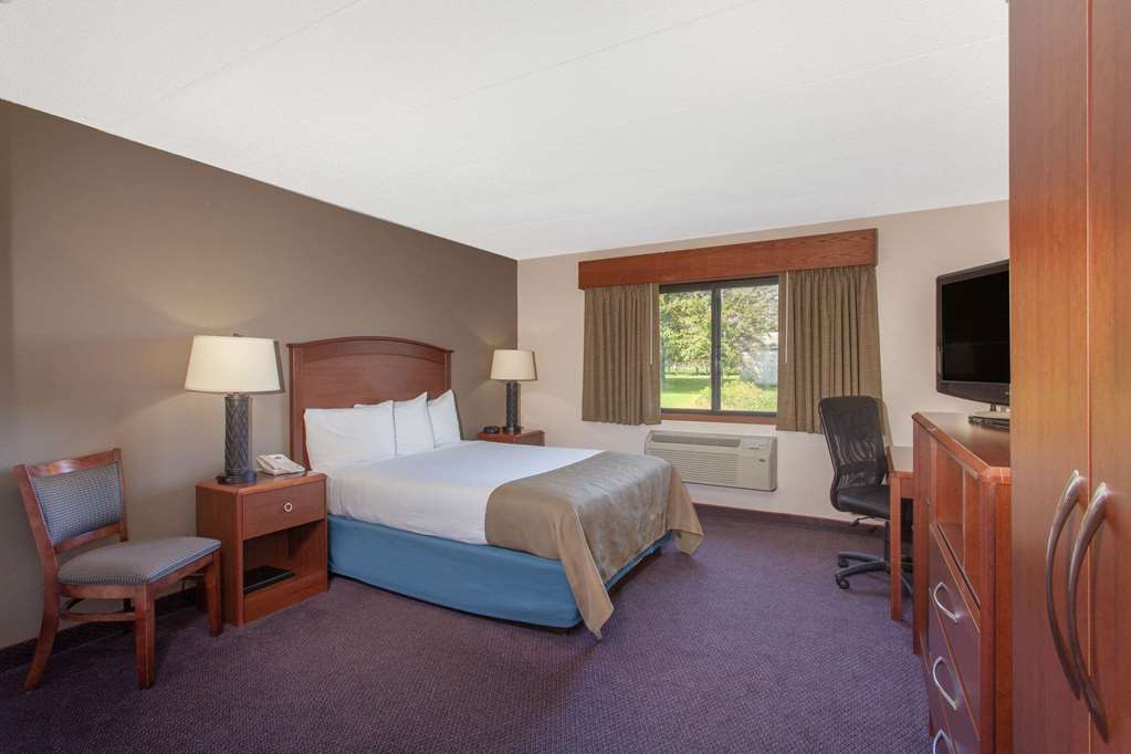 AmericInn by Wyndham Hutchinson - photo 7